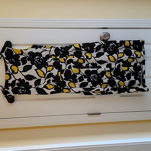 London Times dress with pockets, size 8 but fits like a 4/6. - Picture 5 of 7